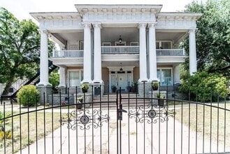 407 N Moody St in Victoria, TX - Building Photo - Building Photo