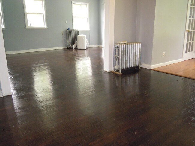 56-58-58 Pine Grove Terrace in Newark, NJ - Building Photo - Building Photo