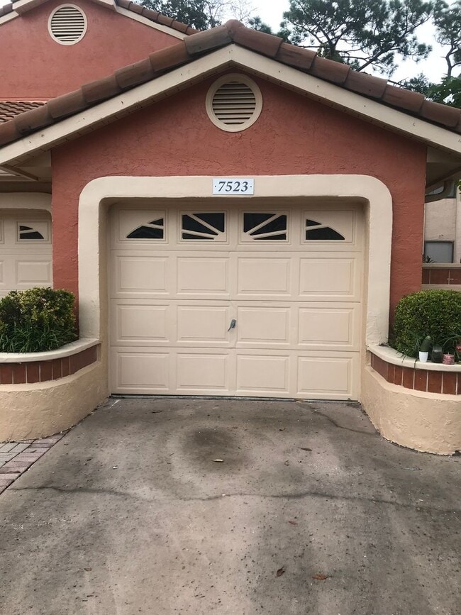 7523 Sugar Bend Dr