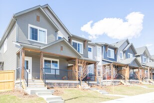 55 Willow Park Pt in Cochrane, AB - Building Photo