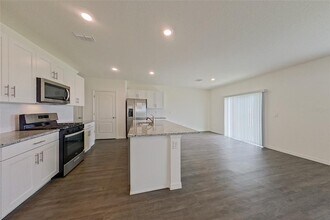 31981 Katelin Cir in Leesburg, FL - Building Photo - Building Photo