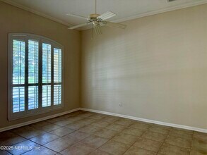 12196 Lake Fern Dr in Jacksonville, FL - Building Photo - Building Photo