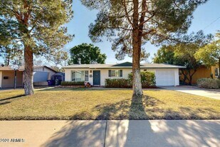 737 E Papago Dr in Tempe, AZ - Building Photo