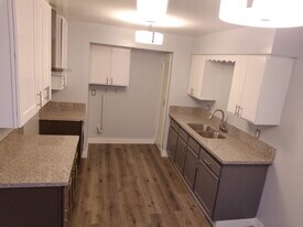 1405 in Long Beach, CA - Building Photo