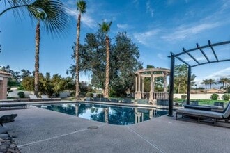 9121 N 69th St in Paradise Valley, AZ - Building Photo - Building Photo