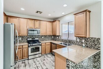 624 Ryan Peak Ln in Henderson, NV - Building Photo - Building Photo