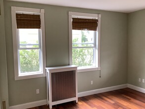 9 Jay St, Unit 9 in Westerly, RI - Building Photo - Building Photo