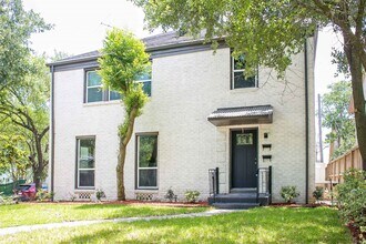 2301 Albans Rd in Houston, TX - Building Photo - Building Photo