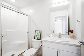 The Woods at Willow Park in Kelowna, BC - Building Photo - Building Photo