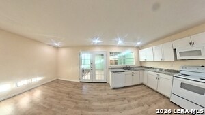 6514 Spring Manor St in San Antonio, TX - Building Photo - Building Photo