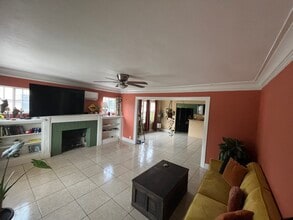 4327 Kenwood Ave, Unit Front House in Los Angeles, CA - Building Photo - Building Photo