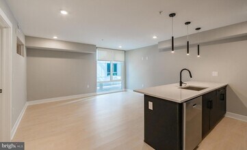 6604 Ridge Ave, Unit UNIT 504 in Philadelphia, PA - Building Photo - Building Photo