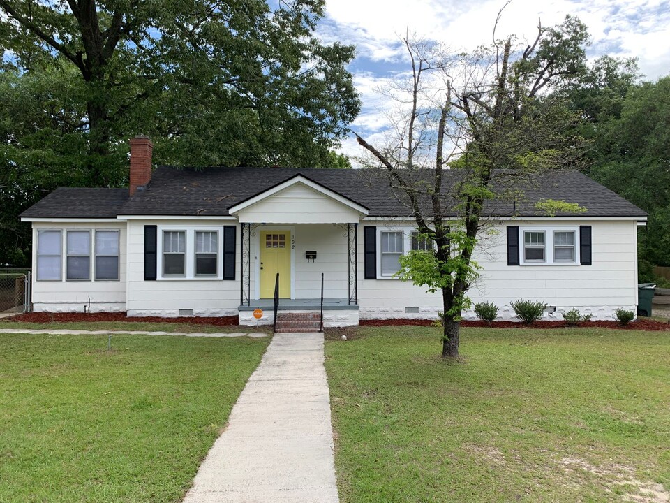 102 Lee St in Statesboro, GA - Foto de edificio