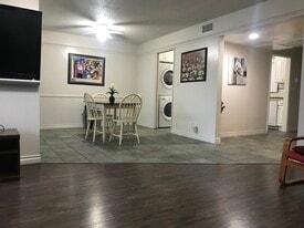 324 E Spruce Ave, Unit Condo in Inglewood, CA - Building Photo