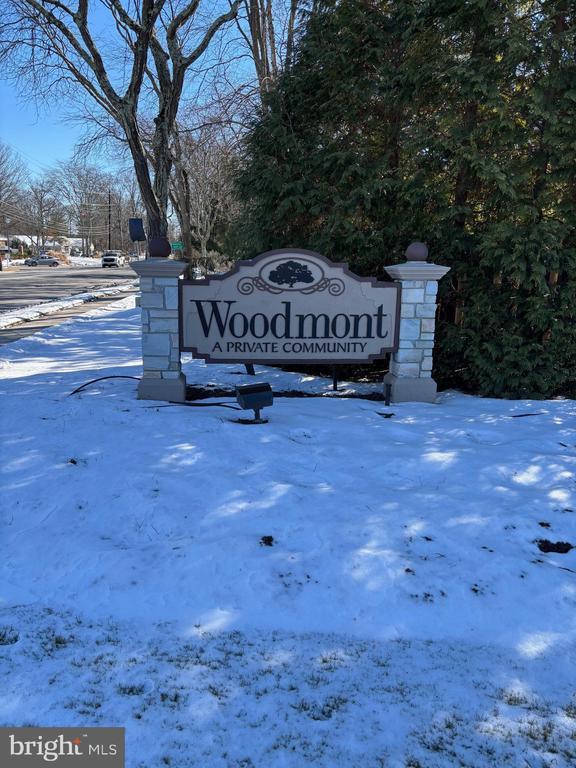 property at 19 Woodmont Dr