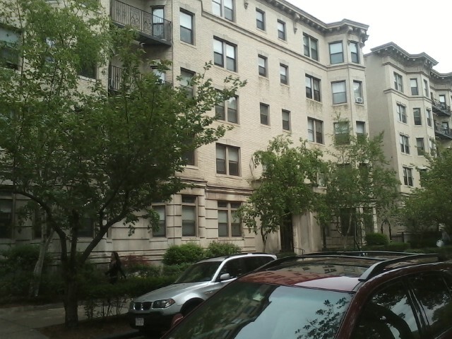 1109 Boylston St, Unit 4 in Boston, MA - Building Photo