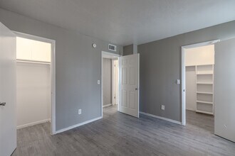 Neuvo Rayo in Irving, TX - Building Photo - Interior Photo