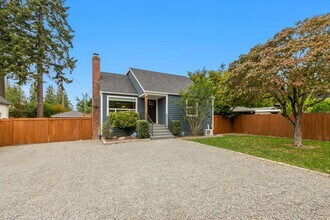 13215 3rd Ave NW in Seattle, WA - Building Photo - Building Photo