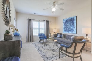 Windsor West Apartments in Champaign, IL - Building Photo