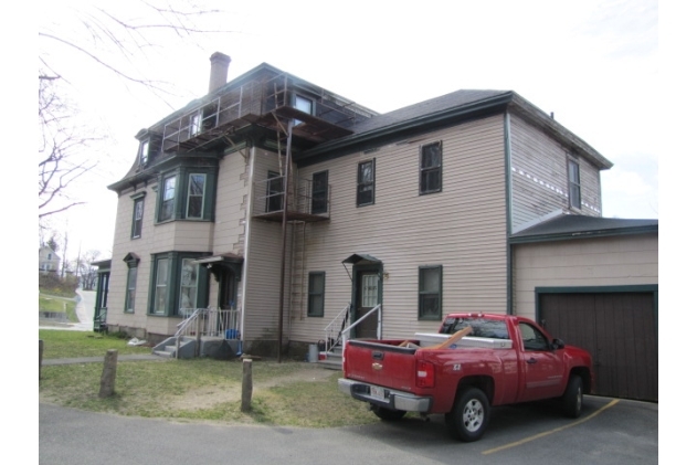 1328 Main St in Athol, MA - Foto de edificio - Building Photo