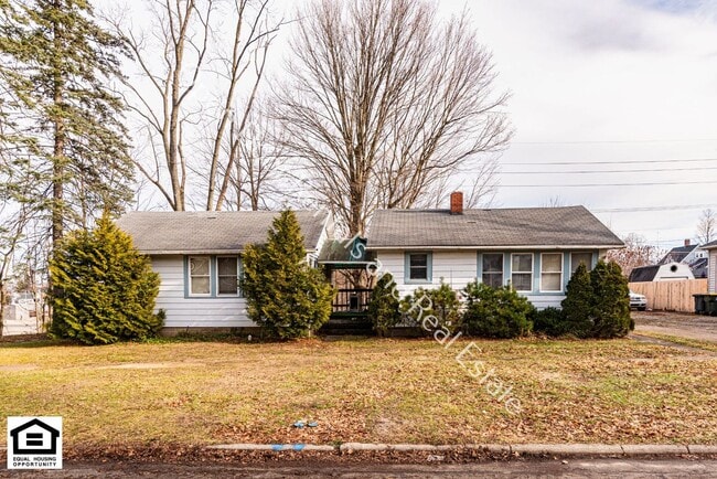 property at 122 N Grant St