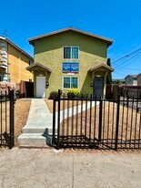 113 W 104th St in Los Angeles, CA - Building Photo