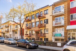 7200 Cartier Rue in Montréal, QC - Building Photo