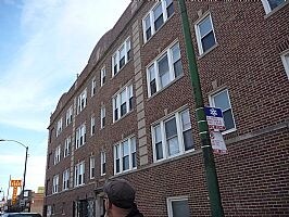 2443 W Diversey Ave in Chicago, IL - Building Photo