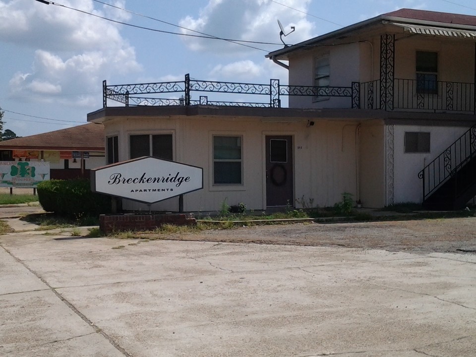 Breckenridge Apartments in Hope, AR - Building Photo