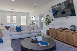 Seaboard at Sidbury Station in Castle Hayne, NC - Foto de edificio - Interior Photo