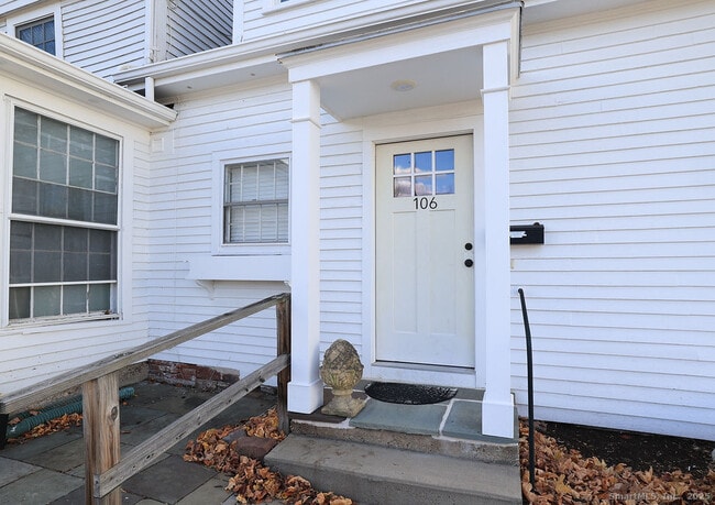 property at 792 Farmington Ave