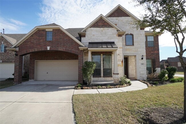 property at 215 Promenade Estates Ln