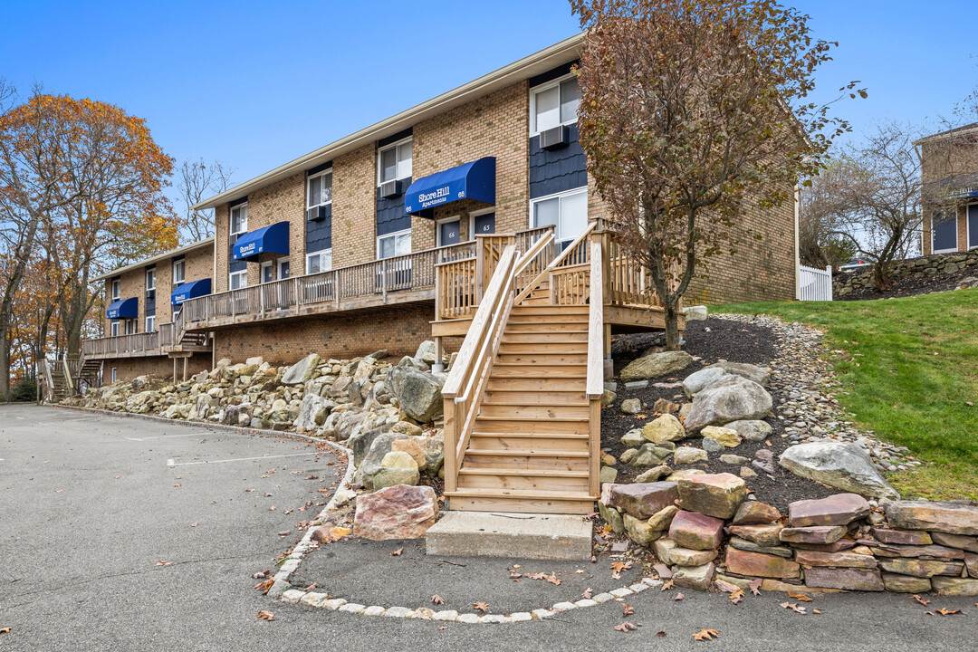 Shore Hill Apartments in Landing, NJ - Building Photo