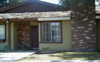 2047 S Nautical St in Anaheim, CA - Building Photo - Building Photo