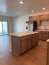 3735 S Roosevelt Pl in Kennewick, WA - Building Photo - Building Photo