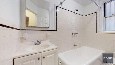 117 W 13th St in New York, NY - Building Photo - Building Photo