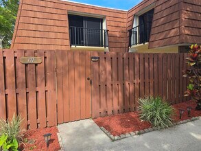 1480 Masters Cir in Delray Beach, FL - Building Photo - Building Photo