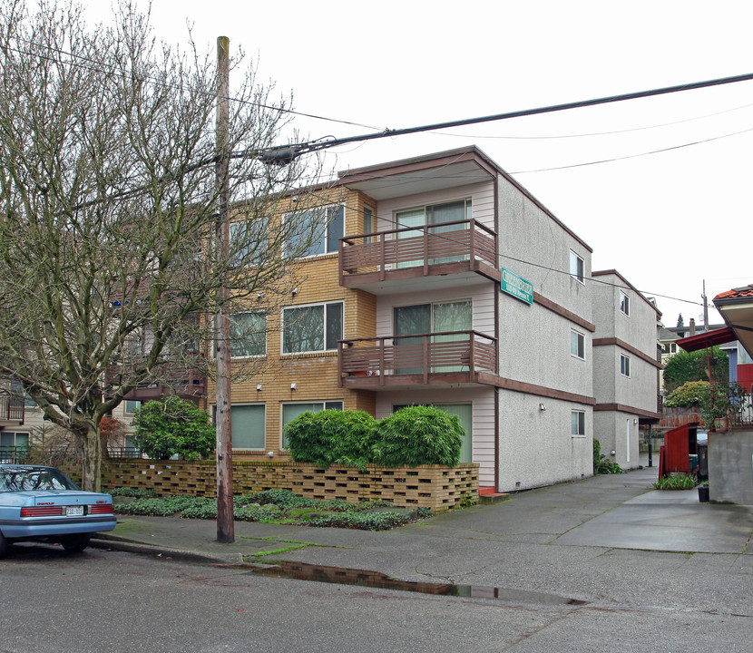 Greenbrier Apartments in Seattle, WA - Foto de edificio