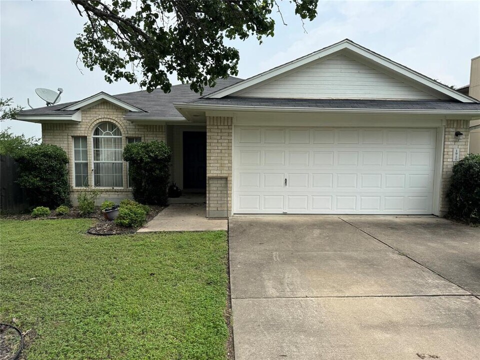 1910 Timberwood Dr in Cedar Park, TX - Building Photo