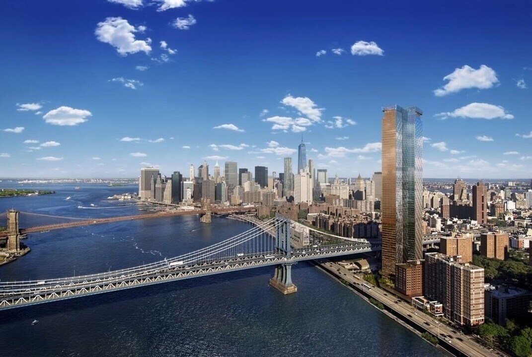 252 South St in New York, NY - Building Photo