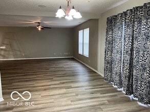 912 Saraina Rd in Shelbyville, IN - Building Photo - Building Photo