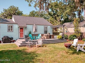 2705 Oaklawn St in Beaufort, SC - Foto de edificio - Building Photo