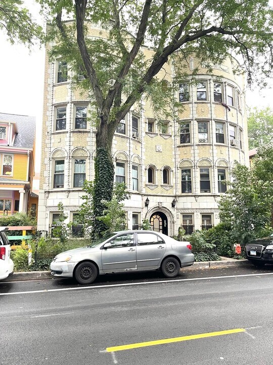 1527 W Pratt Blvd in Chicago, IL - Building Photo