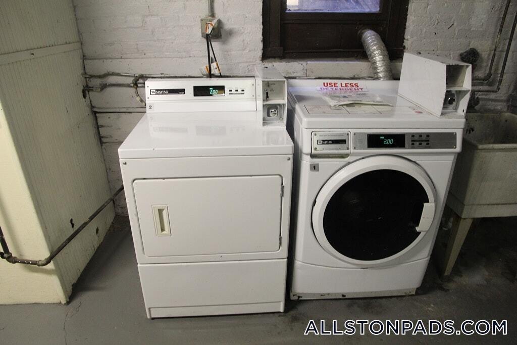 1334 Commonwealth Ave, Unit 26 in Boston, MA - Foto de edificio