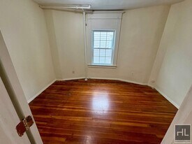 Carroll St, Yonkers in Yonkers, NY - Building Photo