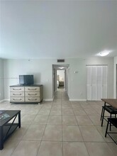 700 NE 63rd St, Unit D203 in El Portal, FL - Foto de edificio - Building Photo