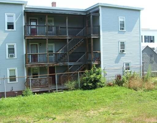 37 Emery St in Biddeford, ME - Foto de edificio - Building Photo
