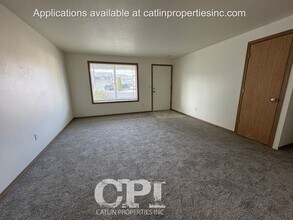 229 Canvasback Dr in Kelso, WA - Building Photo - Building Photo