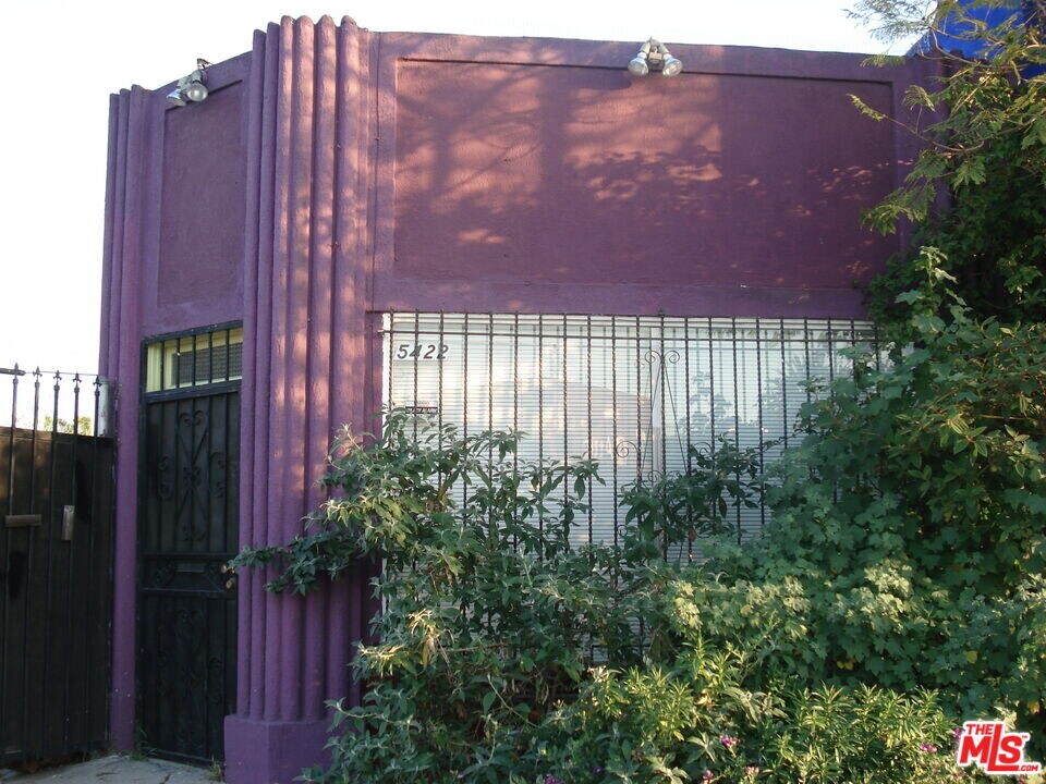 5422 Washington Blvd in Los Angeles, CA - Building Photo