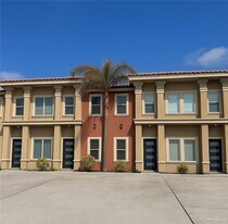 6 Olympia Ave in McAllen, TX - Building Photo